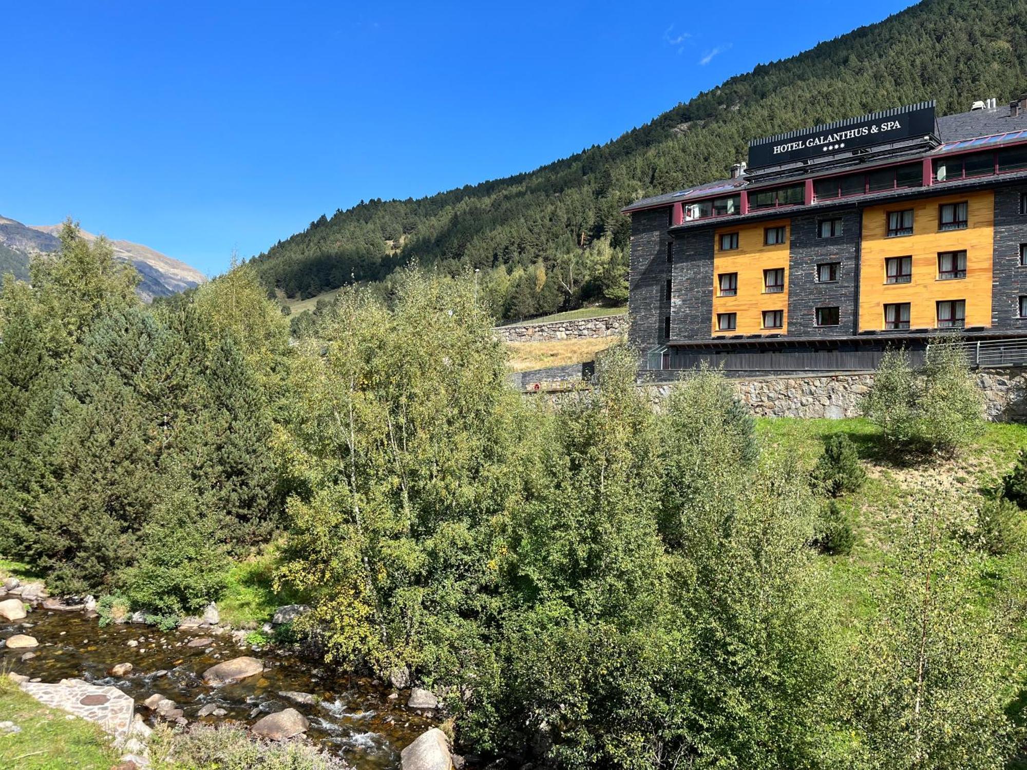 Wuau! Hotel Galanthus & Spa Canillo Exterior photo